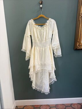 Women's Cream High-Low Tiered Lace Dress